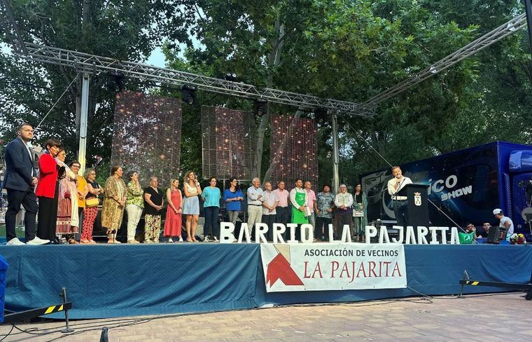 Manuel Serrano destaca en las fiestas de La Pajarita la “pujanza y voluntad de mejorar la calidad de vida de un barrio lleno de gente trabajadora y emprendedora”