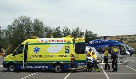 Sucesos.- Trasladan al hospital a dos octogenarios tras precipitarse por un talud junto a la N-322 en Salobre (Albacete)