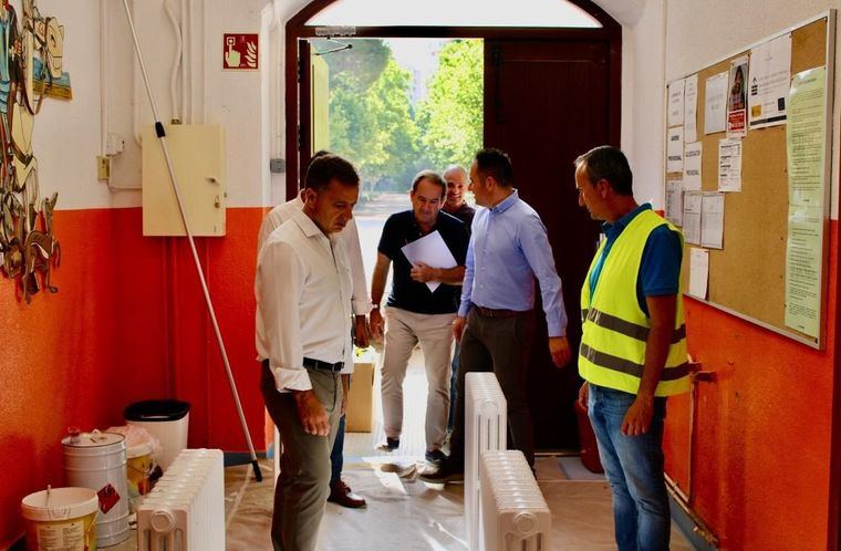 Manuel Serrano asegura que el Ayuntamiento seguirá invirtiendo en el mantenimiento de los colegios públicos de Albacete para garantizar su perfecto estado