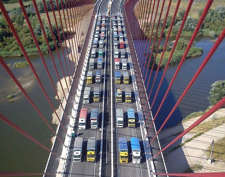 Sucesos.- Muere un hombre al caer del Puente de Talavera, al que se subió para crear contenido para redes sociales