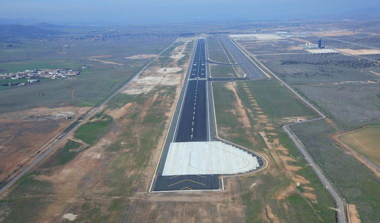 El Ministerio de Migraciones descarta construir un CAED en las instalaciones del aeropuerto de Ciudad Real