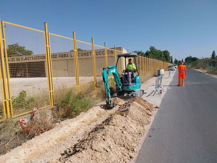 El Ayuntamiento promueve actuaciones en el tráfico e infraestructuras para mejorar el acceso a las parcelas de la carretera de Jaén