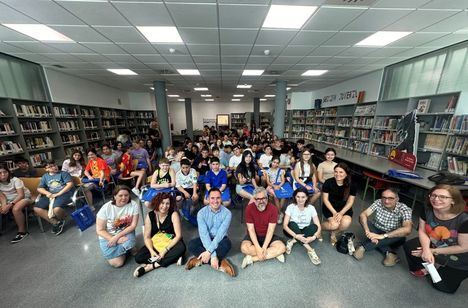 Molina felicita a los alumnos participantes en un programa donde las bibliotecas municipales y las de los centros escolares “aúnan esfuerzos para promover la lectura”