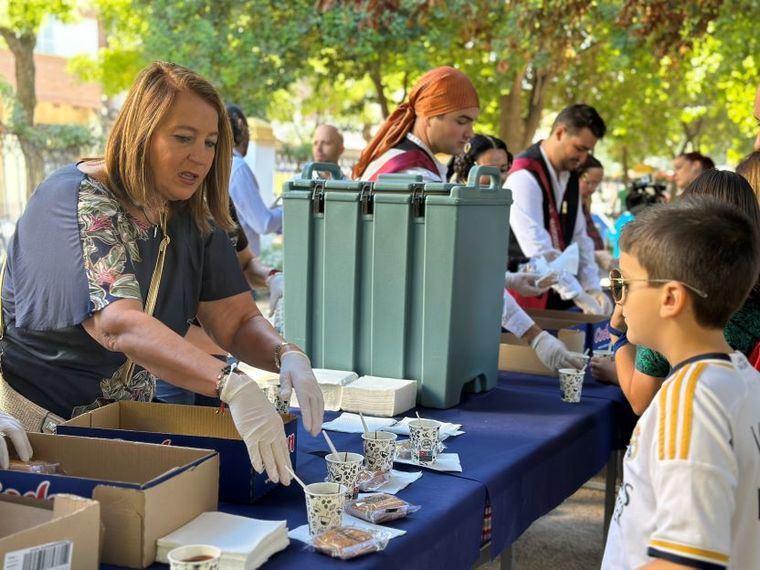 La chocolatada en los Jardinillos “pone de manifiesto el interés del Ayuntamiento en organizar actividades para los niños y niñas”