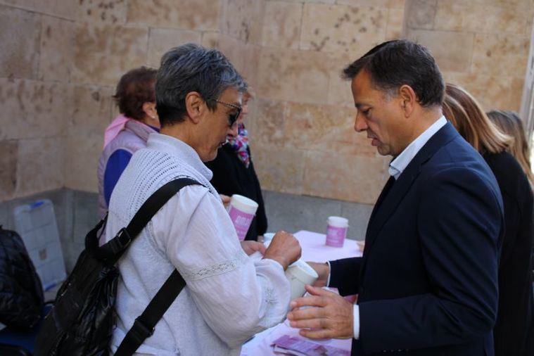 Manuel Serrano afirma que “el Día Mundial contra el cáncer de mama es una gran ocasión para que todos nos impliquemos en esta problemática”