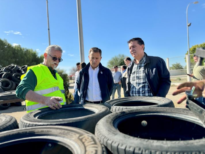 Alcalde y presidente de la Diputación visitan el Circuito de Velocidad para comprobar que “pronto estará de nuevo operativo este recurso que ofrece muchas posibilidades”