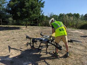 El Ayuntamiento de Albacete da un paso más en la lucha contra las plagas de mosquitos utilizando drones en el interior de la laguna del Canal de María Cristina