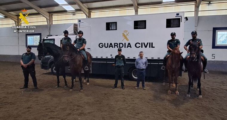 El Grupo de Caballería de la Guardia Civil refuerza el operativo establecido en Albacete por la campaña de recogida del ajo