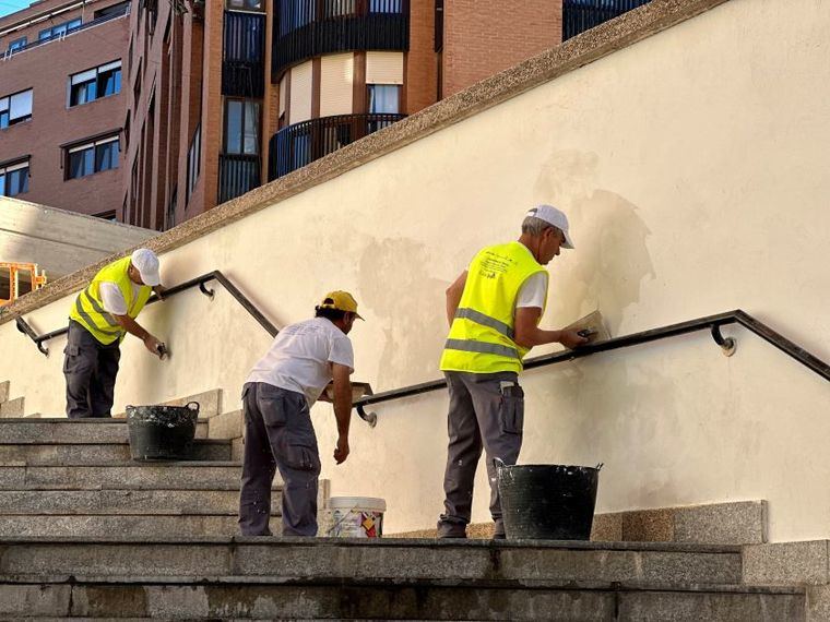 Serrano destaca que las obras en los accesos a la Plaza de La Mancha dan respuesta a una reivindicación vecinal