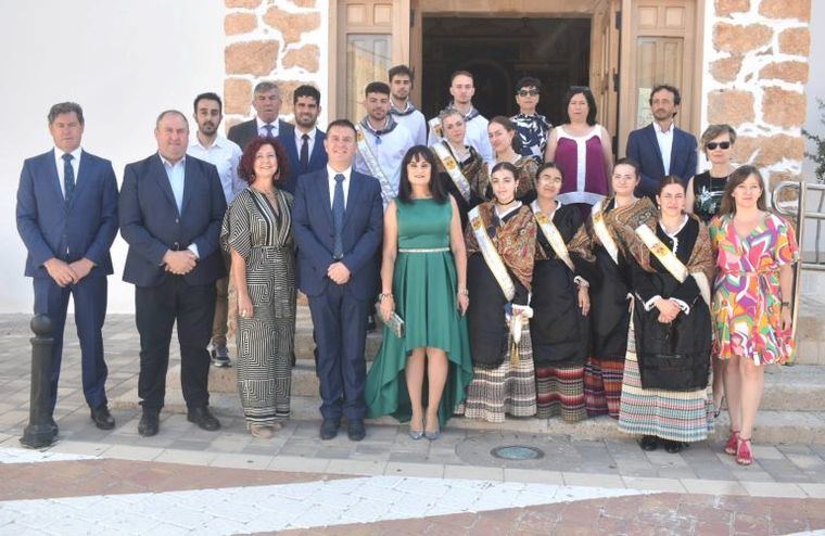 Cabañero, durante las fiestas de Pozohondo, pone en valor el patrimonio humano, histórico y cultural que converge en las celebraciones populares “como vemos en la danza del Zángano”