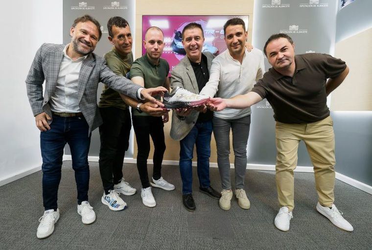 La Diputación de Albacete y Joma presentan una zapatilla de edición especial para los Circuitos Deportivos Provinciales