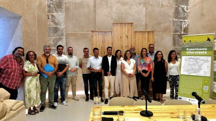 Las diputaciones de Albacete y Jaén siguen reforzando su compromiso con la potenciación y mejora de la Vía Verde supraterritorial que discurre por el antiguo trazado ferroviario Baeza-Utiel