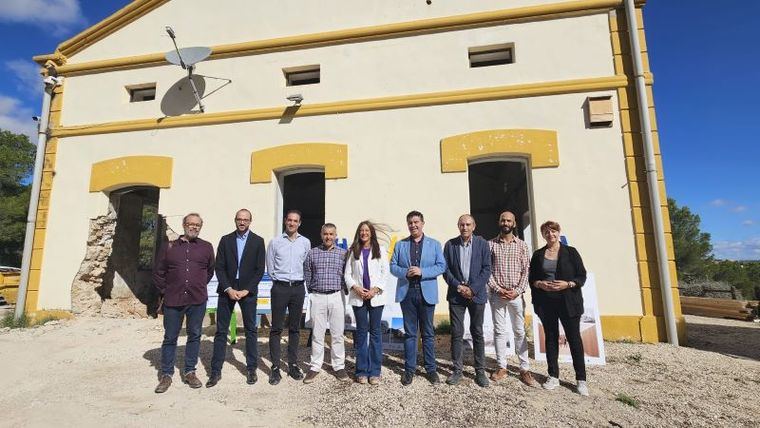 Comienza la rehabilitación de la Casa del Llavero en el Pantano de Almansa, enmarcada en el Plan de Sostenibilidad Turística de la localidad