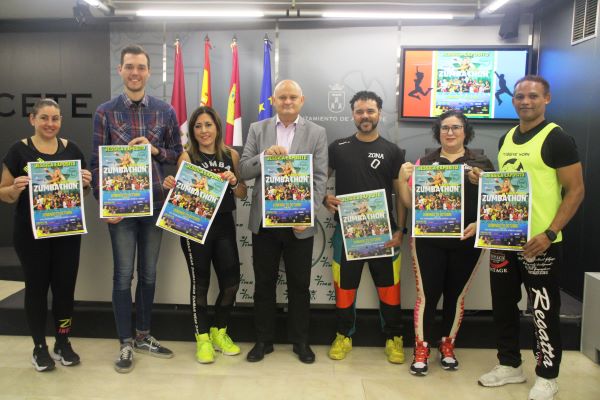 Francisco Villaescusa reitera el compromiso del Equipo de Gobierno con el deporte solidario y anima a disfrutar del I Zumbathon que acogerá la ciudad a beneficio de Cáritas