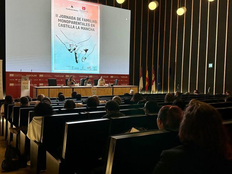 Llanos Navarro afirma que el Ayuntamiento seguirá trabajando para que el municipio de Albacete sea un referente en bienestar familiar y en salud mental y emocional