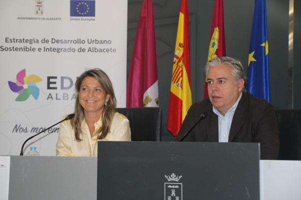  
Julián Garijo anuncia que Albacete acogerá las Jornadas nacionales de los nuevos fondos Feder para desarrollo urbano por el importante peso que ha tenido nuestra ciudad en la Edusi