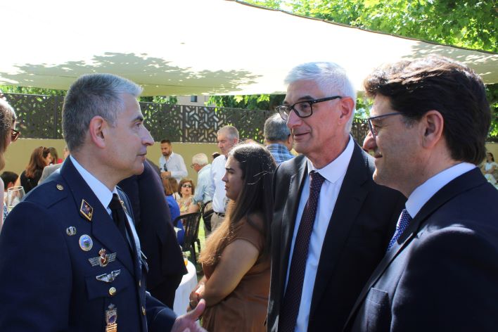 Francisco Navarro felicita en nombre del Ayuntamiento al nuevo Coronel Jefe del Programa de Liderazgo Táctico, César Óscar Acebes, y le desea muchos éxitos en su gestión