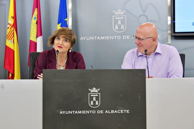 Elena Serrallé resalta la importancia del ciclo de otoño de la Banda Sinfónica Municipal, invitando a la ciudadanía a disfrutar de una experiencia musical “que une culturas y emociones”