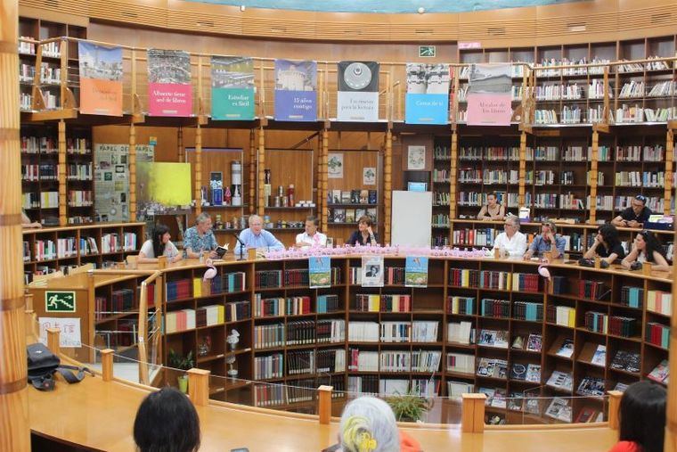 Manuel Serrano, en la lectura inaugural de ‘Oh Poetry!’: 'La poesía aporta una sensibilidad especial'