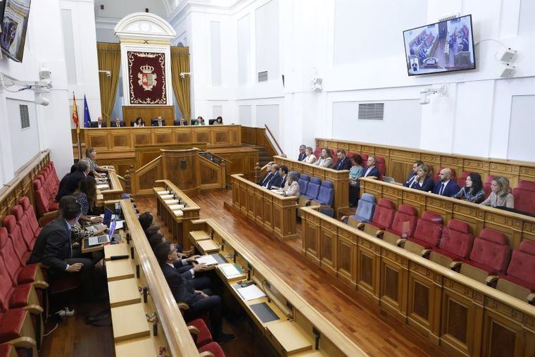 Luz verde a techo de gasto de Castilla-La Mancha ante la propuesta de recortes de Vox y las críticas de PP por el cupo catalán