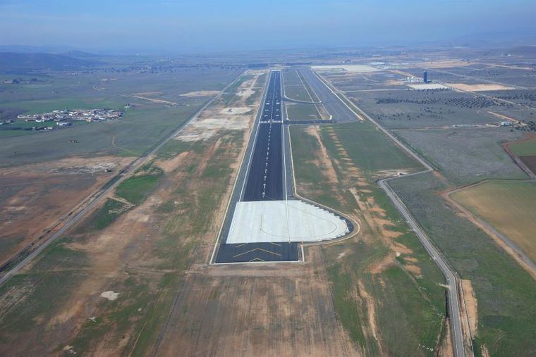 Page afirma que el aeropuerto de Ciudad Real será una herramienta 'muy útil' para el crecimiento de la región